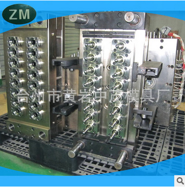 16-in-1 cutting-free self-locking bottle blank mould