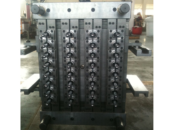 32-in-1 bottle blank mould